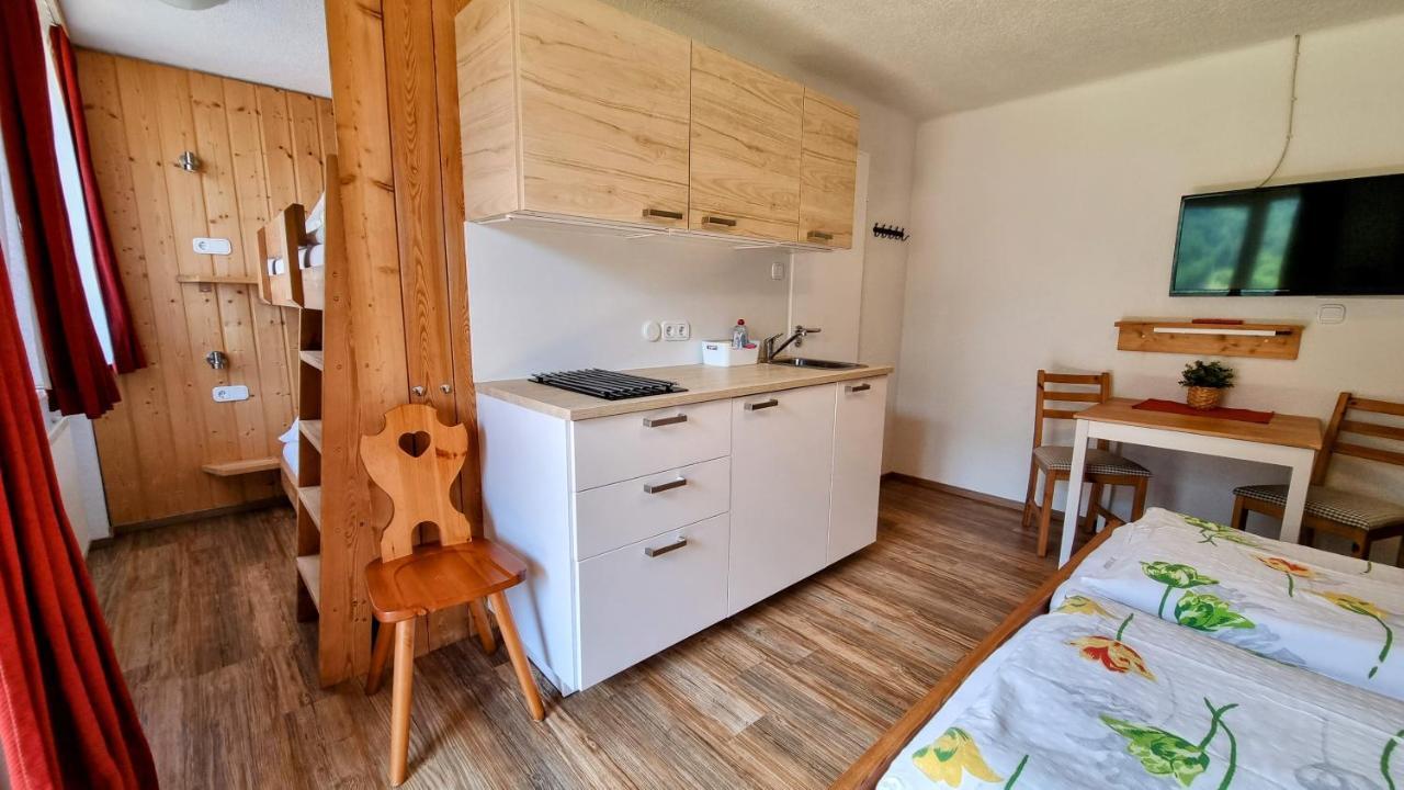 Gaestehaus Landhaus Tyrol Грийс-им-Селрейн Екстериор снимка