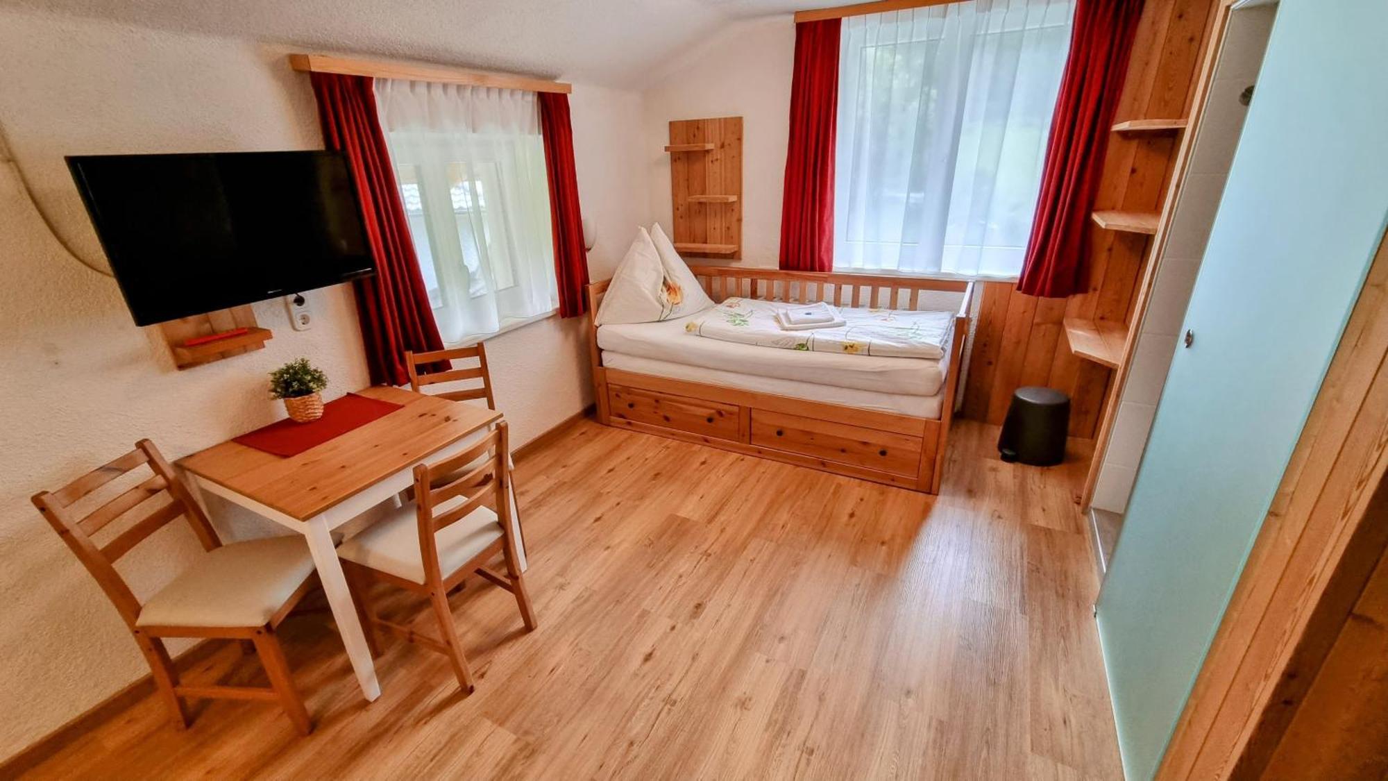 Gaestehaus Landhaus Tyrol Грийс-им-Селрейн Екстериор снимка