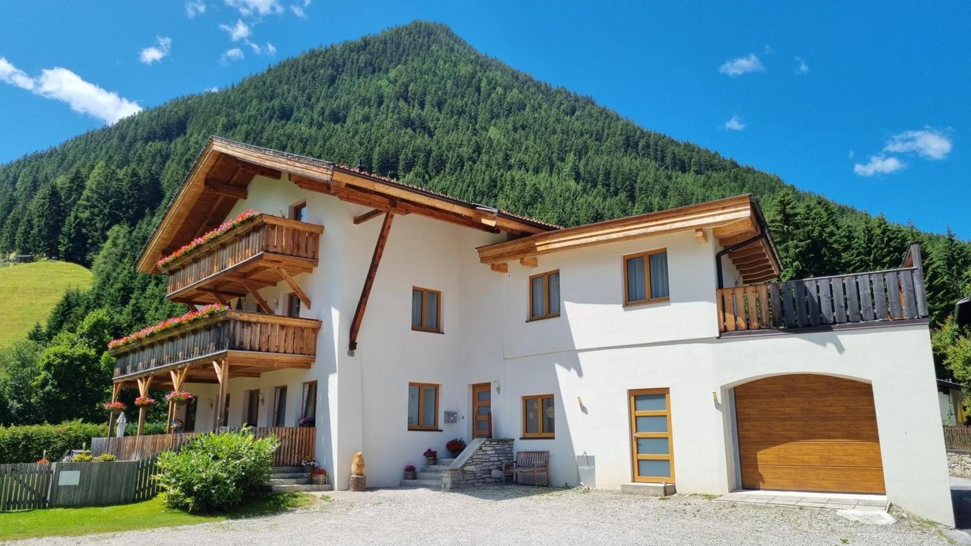 Gaestehaus Landhaus Tyrol Грийс-им-Селрейн Екстериор снимка