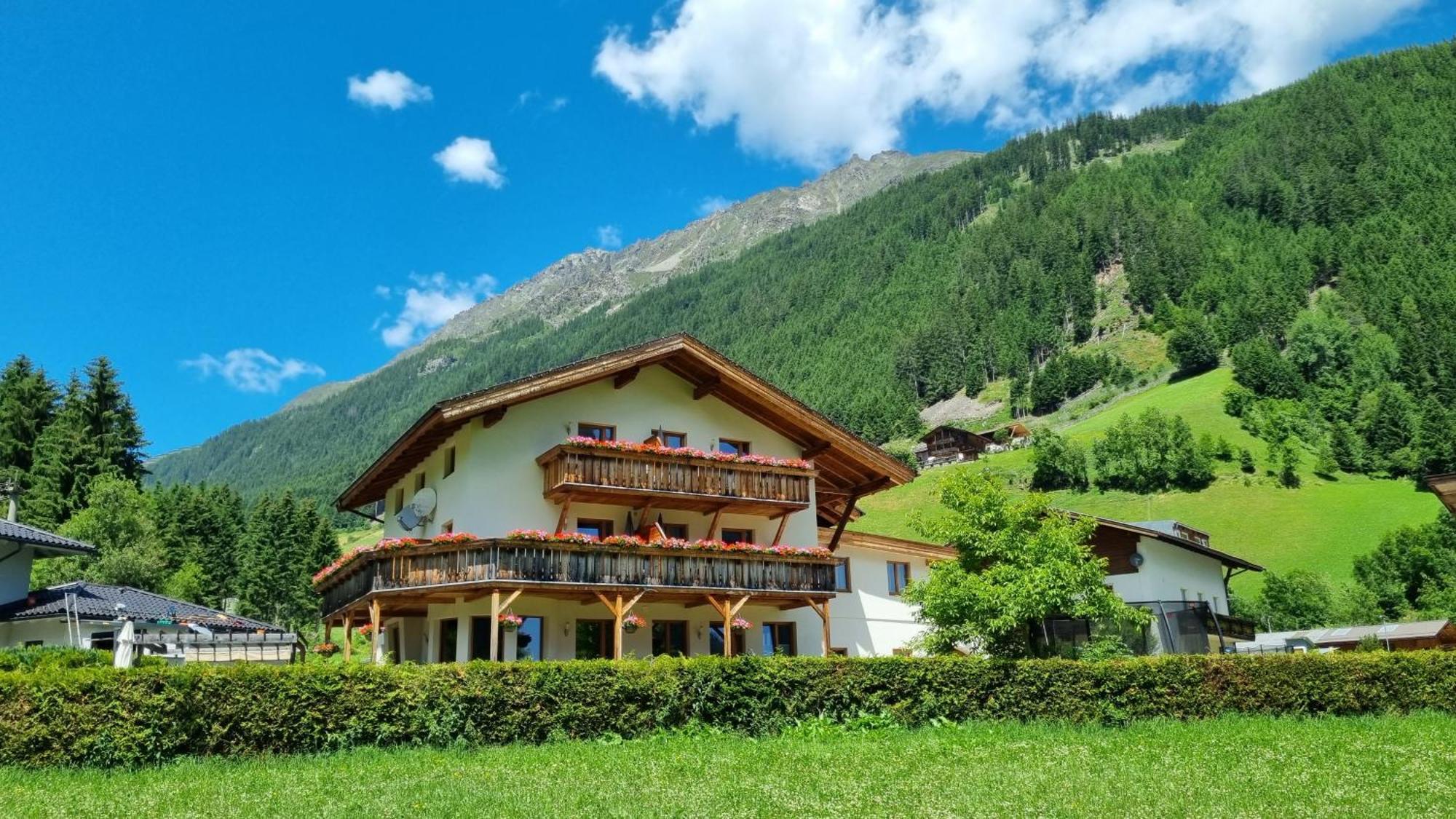 Gaestehaus Landhaus Tyrol Грийс-им-Селрейн Екстериор снимка