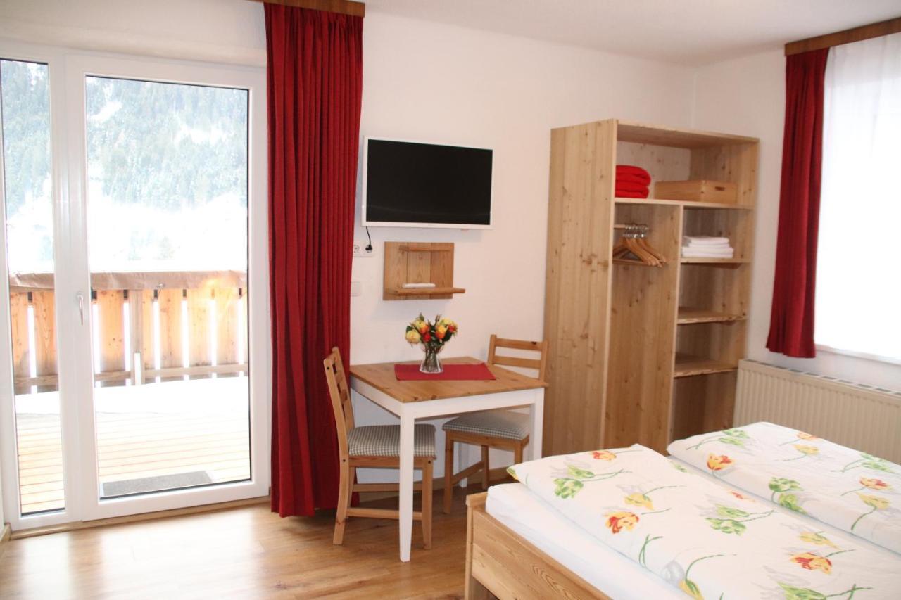Gaestehaus Landhaus Tyrol Грийс-им-Селрейн Екстериор снимка